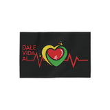 Dale Vida al Corazon Beach Towels